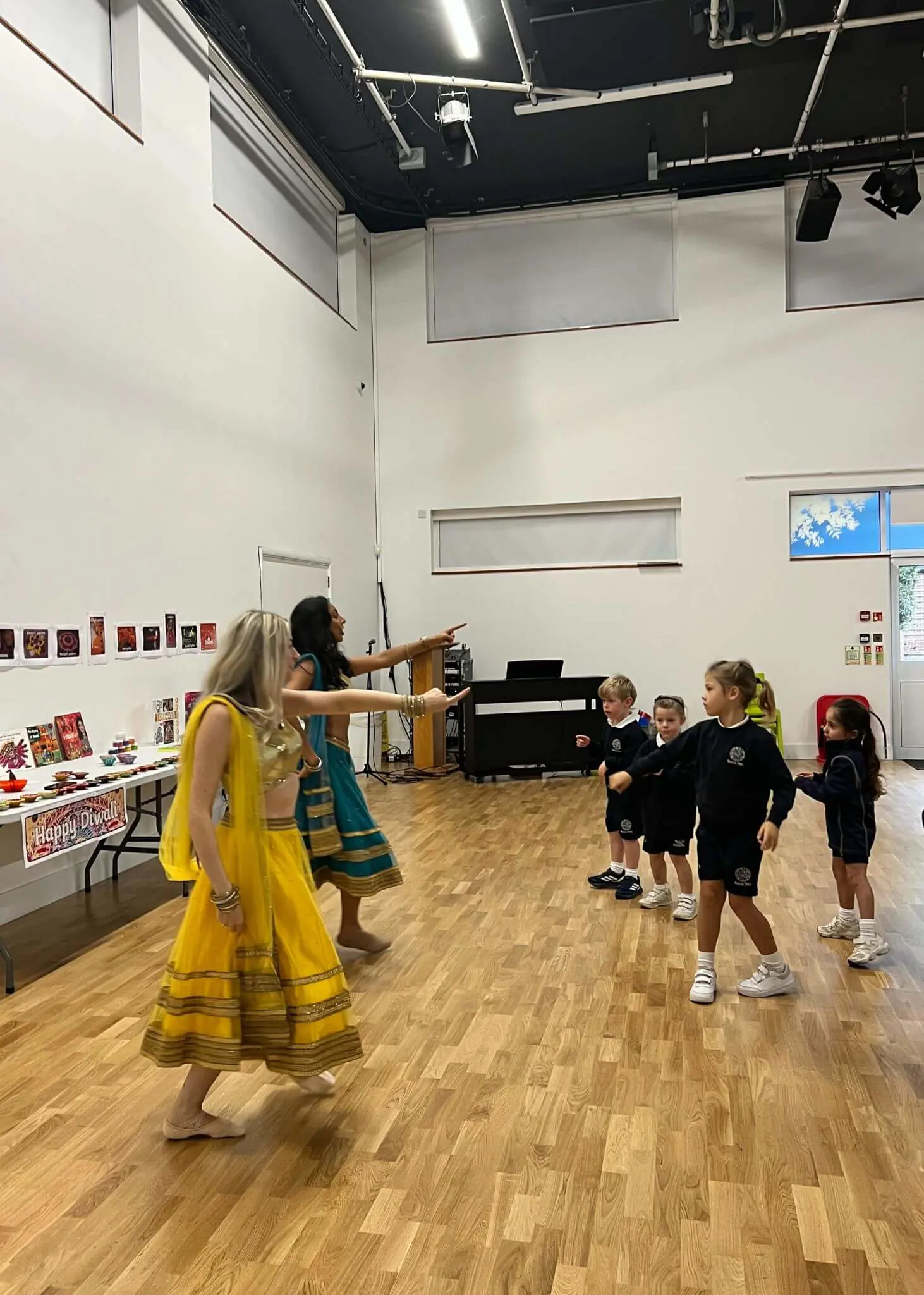 Pupils enjoyed a fantastic Diwali celebration with two talented dancers | Ibstock Place School, Roehampton, Private School Near Richmond, Barnes, Putney, Kingston, & Wandsworth 