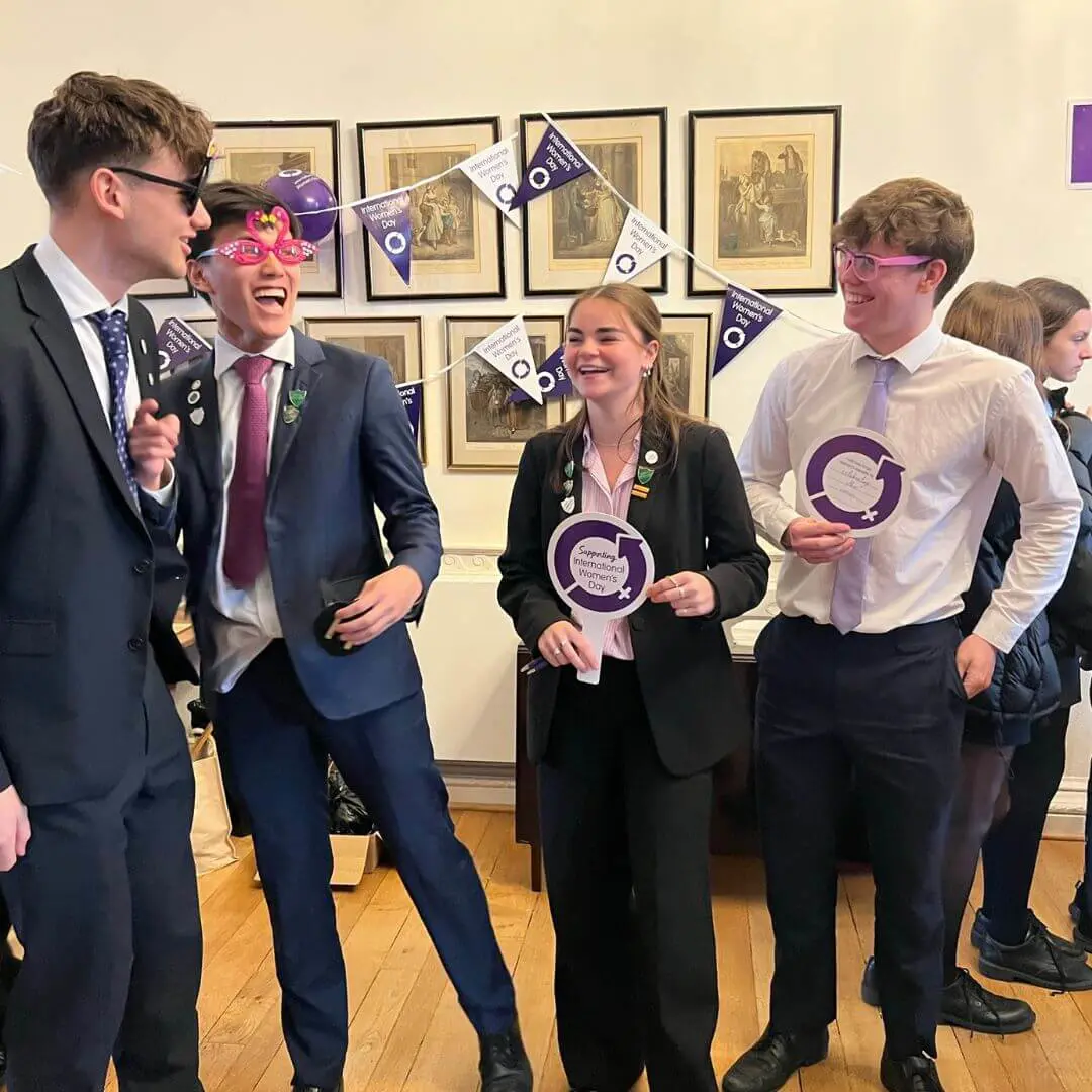  OptimizedImage,Optimized